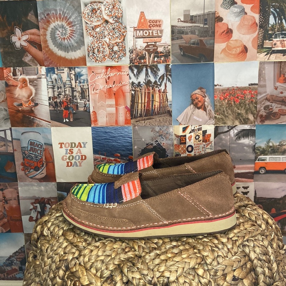 ❌SOLD❌ Ariat Women’s Cruiser Palm Brown Serape Mesh Slip On Shoes Size 8.5